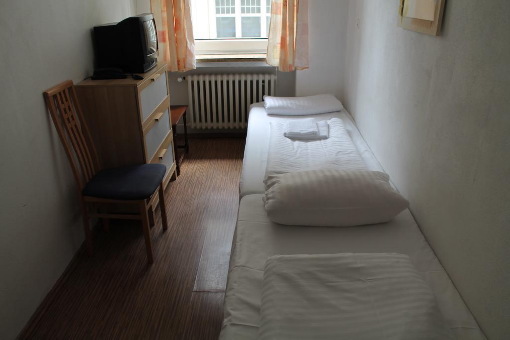Hotel Lilienhof Hamburg Room photo